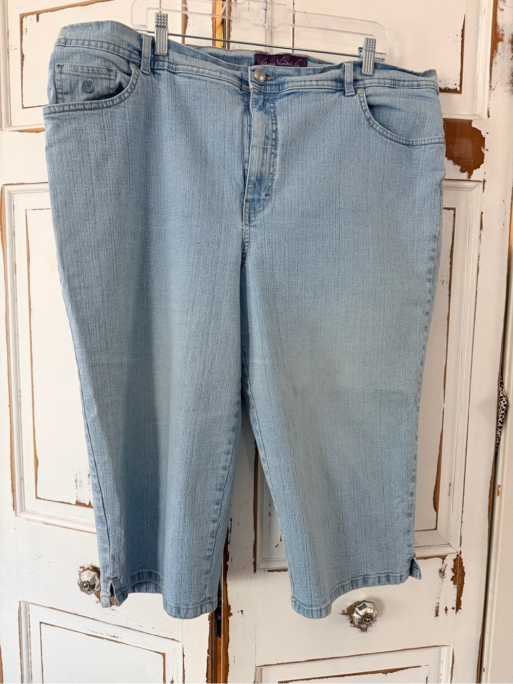 Gloria Vanderbilt Light Blue Cropped Jeans